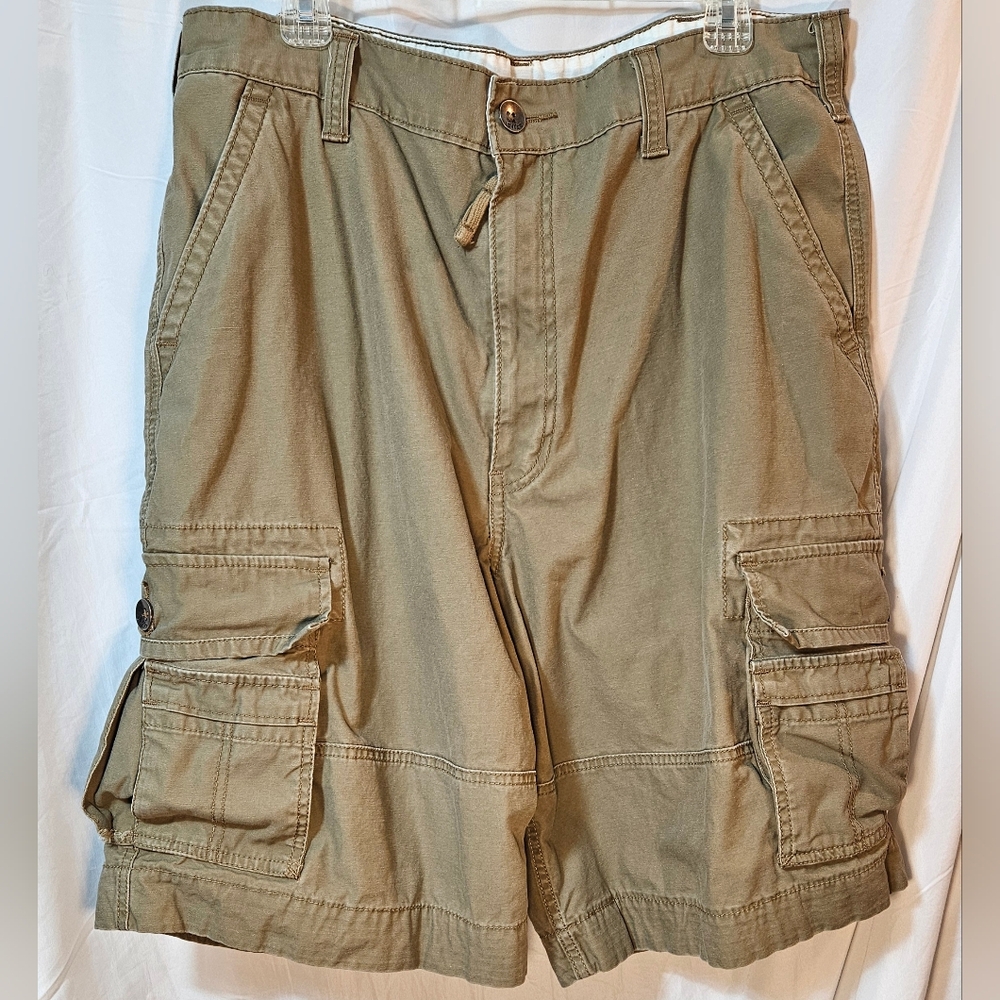 Levis Cargo Shorts Mens 36" X 10" Inseam Khaki Cotton Casual Comfort (C2-top)